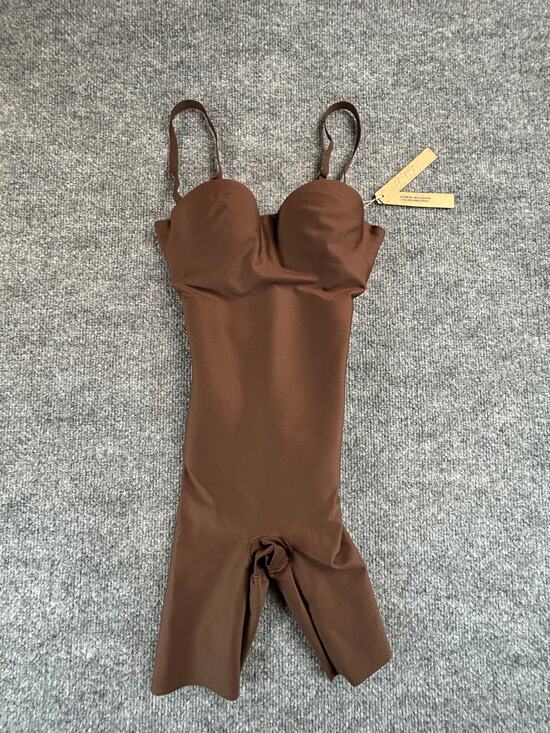 SKIMS Other - NWT SKIMS Body Mid-Thigh Bodysuit Cocoa XXS Shapewear Sculpting Open Gusset